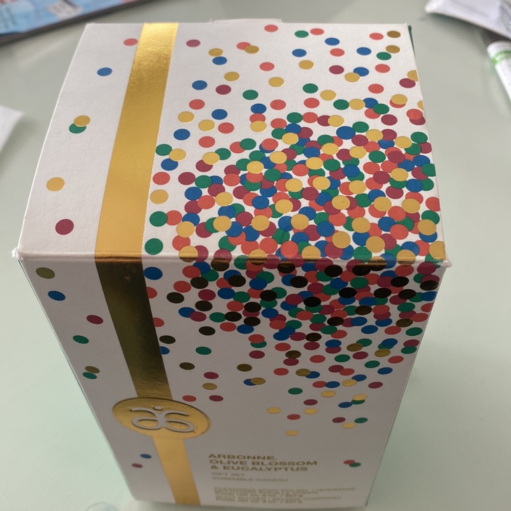 Arbonne Olive Blossoms Eucalyptus Gift Set Boxed cleansing body polish & butter - Picture 11 of 13